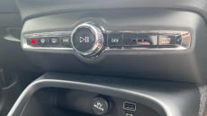 Volvo Xc40 2.0 T5 R DESIGN 5dr AWD Geartronic Petrol Estate